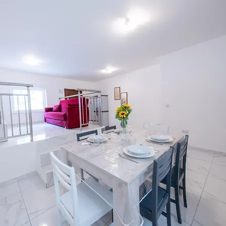 Swieqi Next To Paceville Nightlife And Perfect For Groups Appartement
