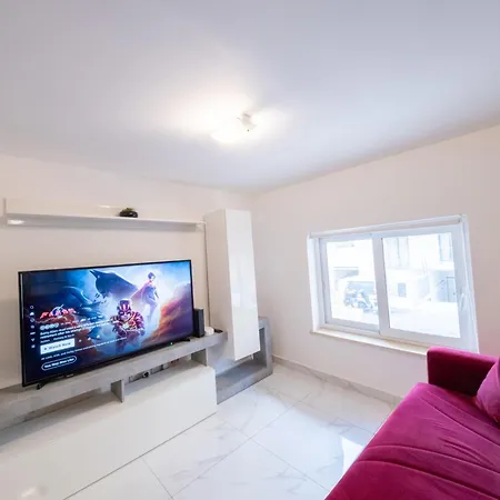 Swieqi Next To Paceville Nightlife And Perfect For Groups *