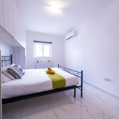 Swieqi Next To Paceville Nightlife And Perfect For Groups